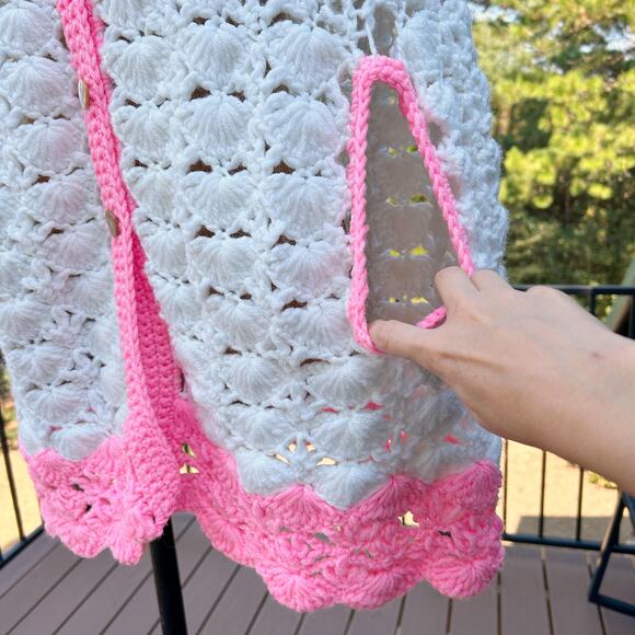 Vintage 60s Pink + White Handmade Chunky Crochet Knit Poncho Sweater Cape OS - Picture 4 of 6